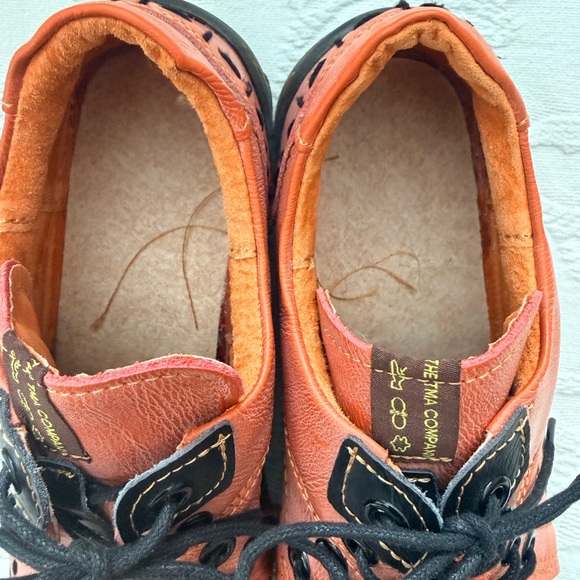 TMA Eyes Shoes - Picture 4 of 5